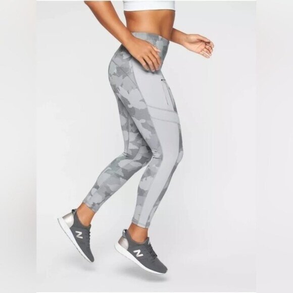 NEW Athleta All In Camo 7/8 Tight Cobblestone Grey Heather SIZE XS - Picture 2 of 14
